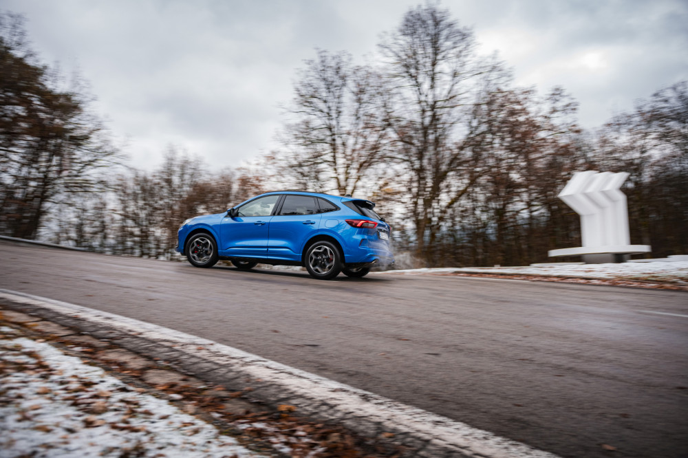 Ford Kuga 2,5 Duratec HEV AWD